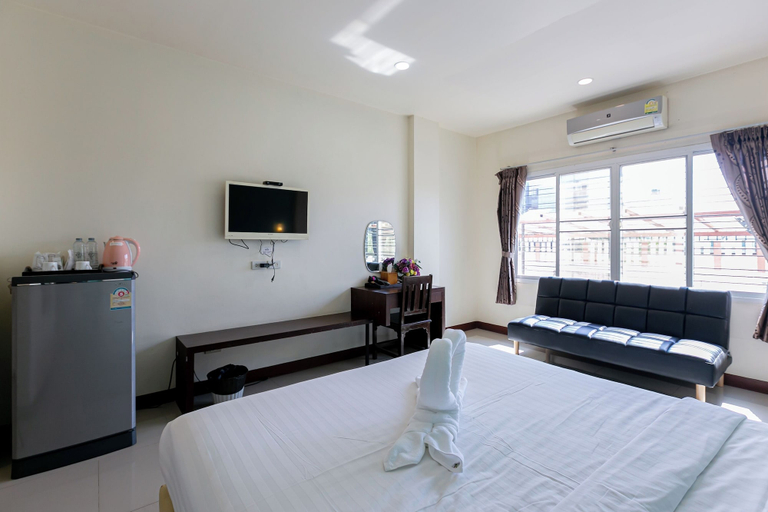 Bedroom 12