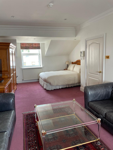 Others 4, Promenade House, Douglas