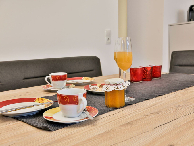 Food & Drinks 4, Elegant Apartment in Inzing With Terrace, Innsbruck Land