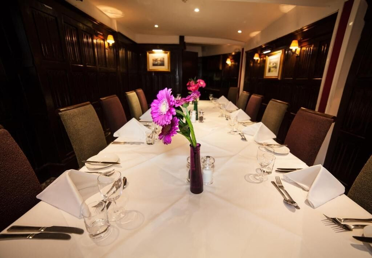 Food & Drinks 4, Warren Lodge Hotel, Surrey