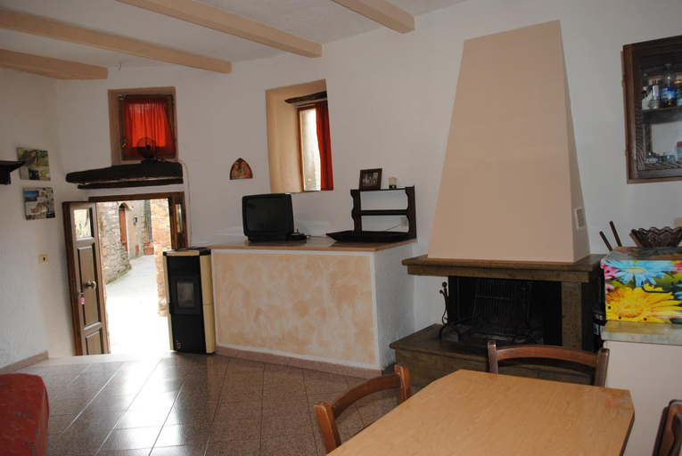 Others 3, Essenza, Grosseto