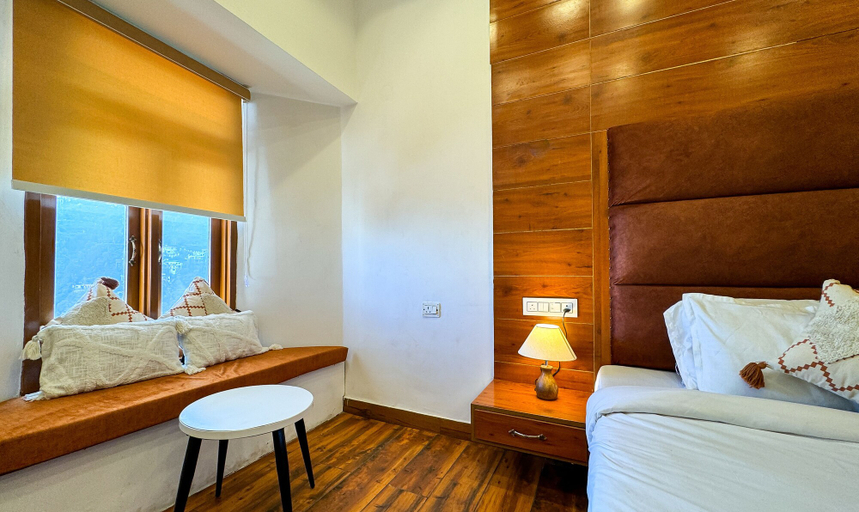 Bedroom 2, Hotel Wraveler Inn Mussorrie, Dehradun
