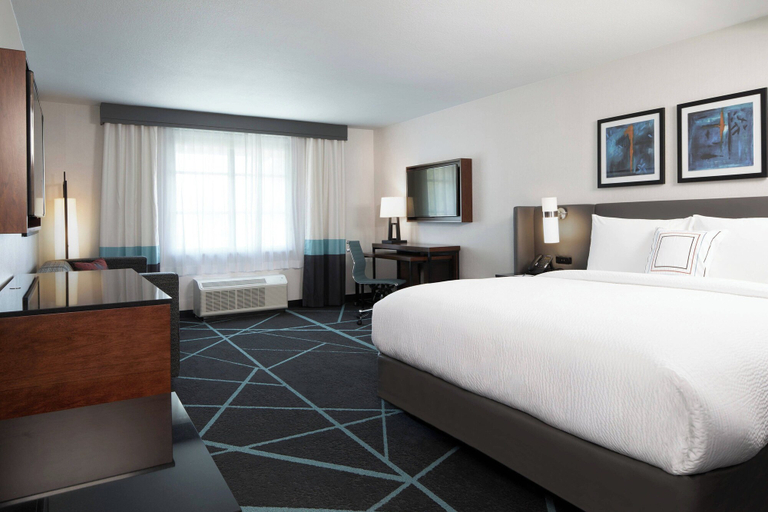 Bedroom 3, Fairfield Inn & Suites by Marriott Camarillo, Ventura