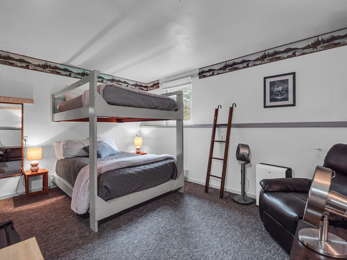 Bedroom 25