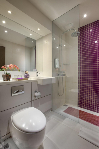 Bathroom 14
