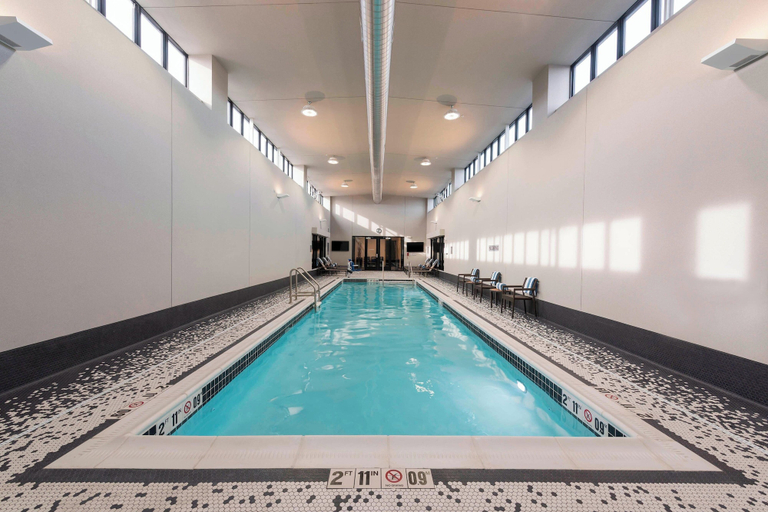 Sport & Beauty 5, Courtyard by Marriott Waterloo Cedar Falls, Black Hawk