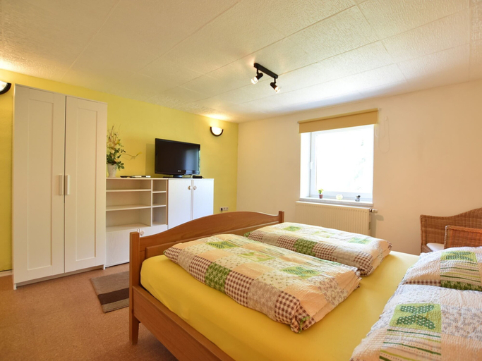 Bedroom 3, Comfortable Apartment Near Insel Poel, Nordwestmecklenburg