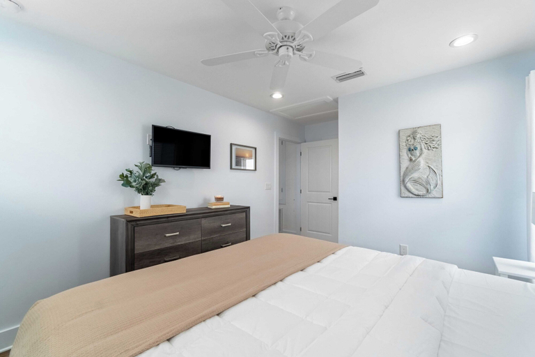 Bedroom 3, Bottlenose by Avantstay Walk to Miramar Beach, Walton