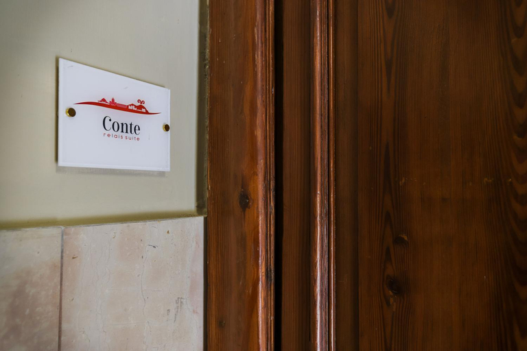 Others 4, Conte Relais Suite, Napoli