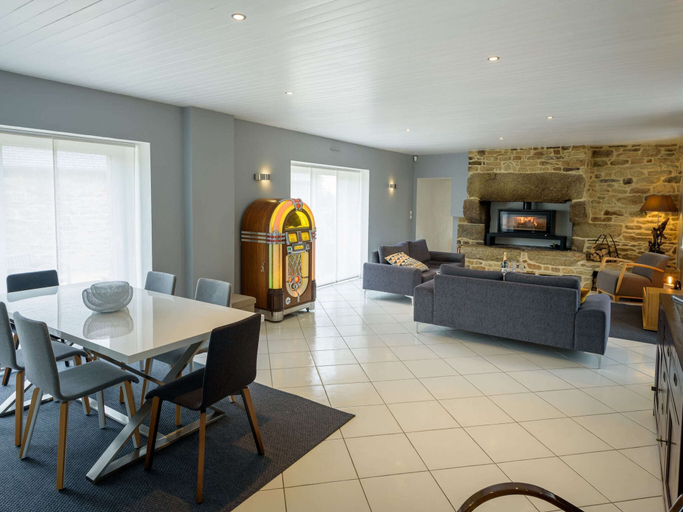 Living room 5, Peaceful Holiday Home in Plouguin With Indoor Pool, Finistère