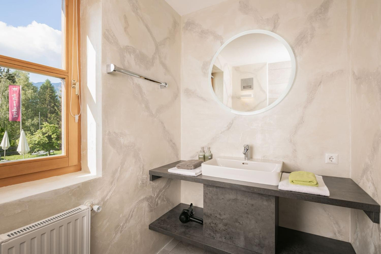 Bathroom 4, Naturhotel Landhof Irschen, Spittal an der Drau