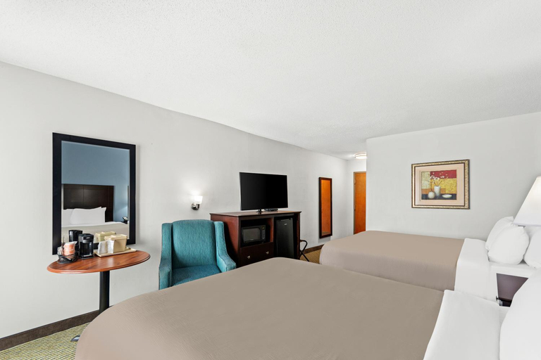Bedroom 2, Quality Inn Dry Ridge, Grant