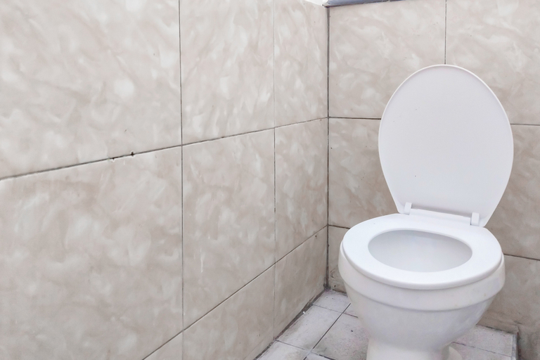 Bathroom, RedDoorz @ DST RSU Banjar Guest House Syariah, Banjar