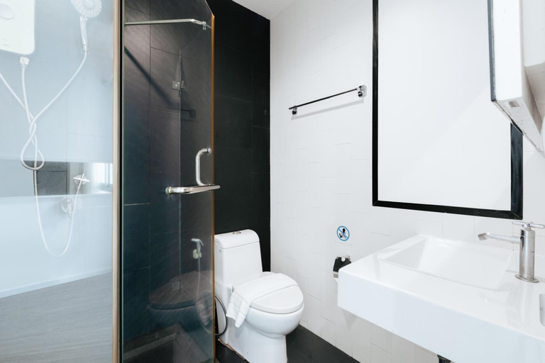 Bathroom 5, Blu Monkey Boutique Samkong (formerly Blu Monkey Bed & Breakfast Phuket), Phuket Island