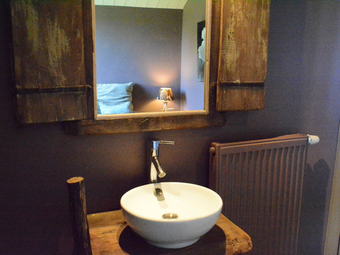 Bathroom 5, Forest Cottage, Jehonville, Luxembourg