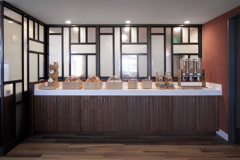 Food & Drinks 5, Fairfield Inn & Suites by Marriott Camarillo, Ventura