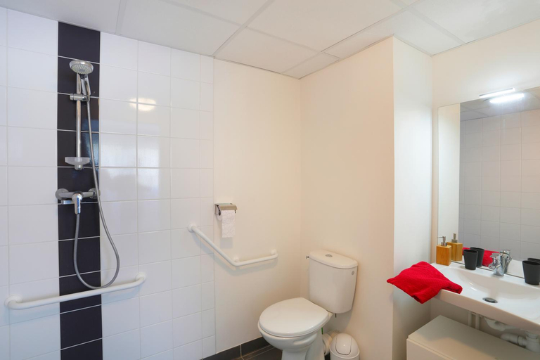Bathroom 3, Residence Nemea Caen Beaumois, Calvados