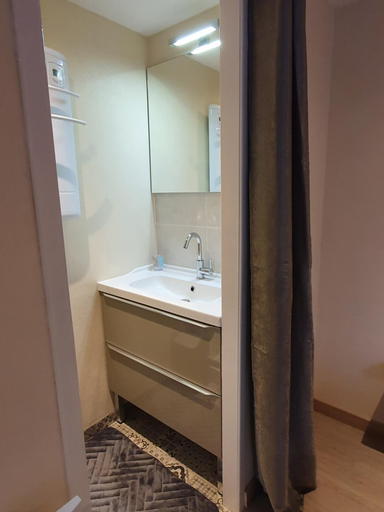 Bathroom, Chez Serge et Francine, Haut-Rhin