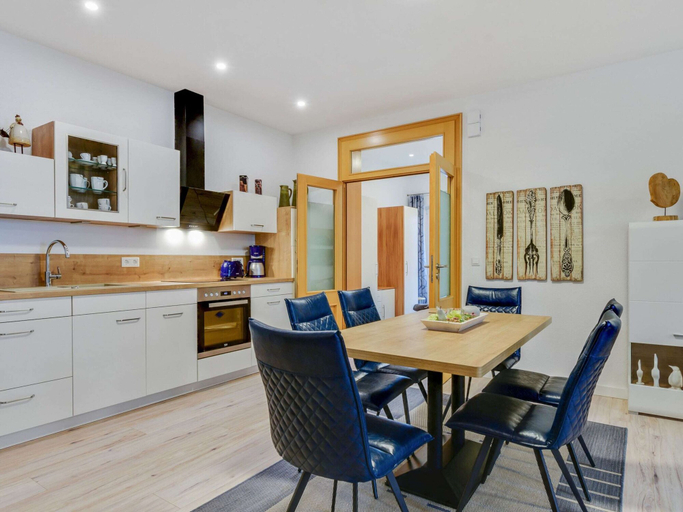 Private kitchen 3, Spacious Apartment in Madfeld With Private Terrace, Hochsauerlandkreis