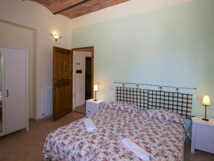 Room 2, Lovely Farmhouse in Tuscany With Panoramic View, Siena
