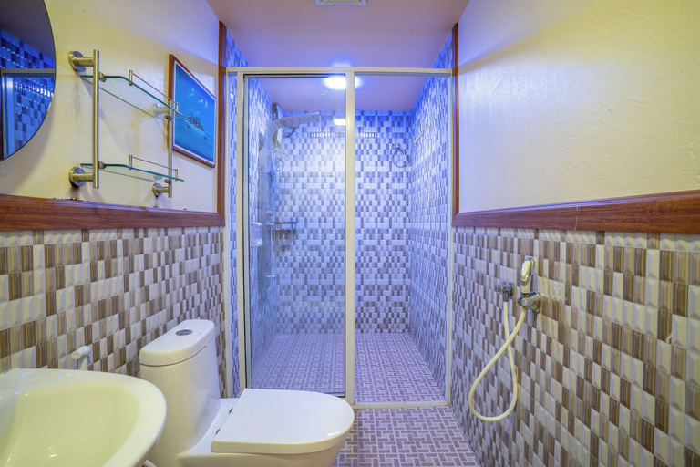 Bathroom 3, Ganduvaru Villa, North Ari Atoll