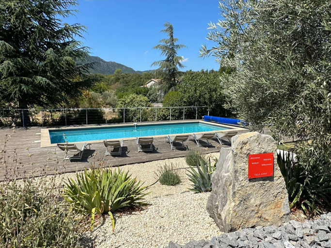 Pool 4, Attractive Holiday Home With Private Pool, Ardèche