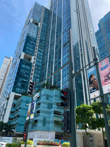 1 BR Uptown BGC across Uptown Mall, Taguig
