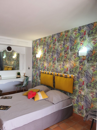 Bedroom 3, Studio abricot 309, La Trinité
