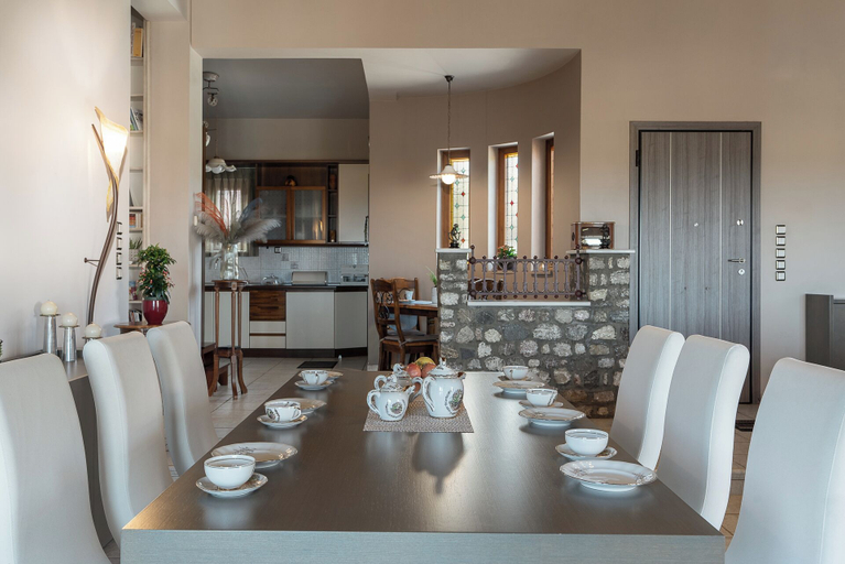 Food & Drinks, Amara Haven, West Greece