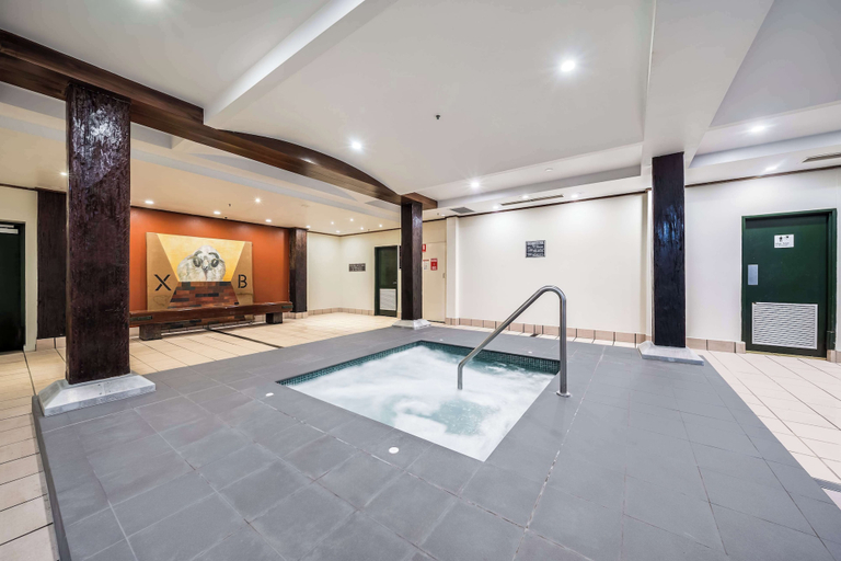 Sport & Beauty 5, Oaks Sydney Goldsbrough Suites, Sydney