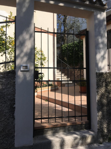 Others 5, Casa Ines Fronte Lago, Verona