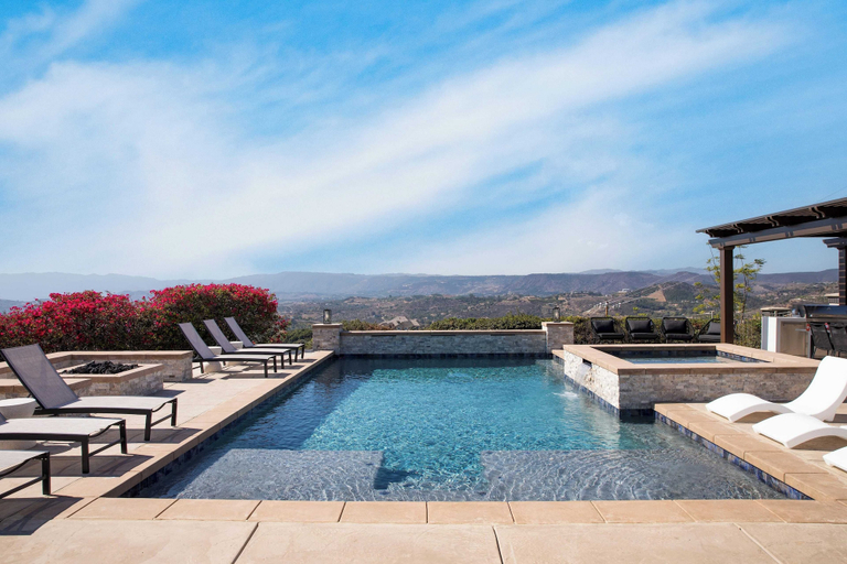 Camila by Avantstay 18-person Temecula Mansion, Riverside