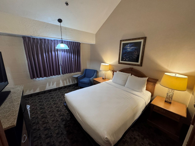 Bedroom 3, Promenade Inn & Suites Oceanfront, Clatsop
