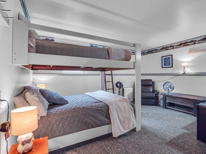 Bedroom 28