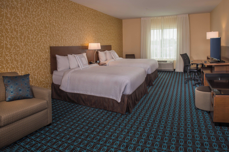 Bedroom 4, Fairfield Inn and Suites by Marriott Washington, Beaufort