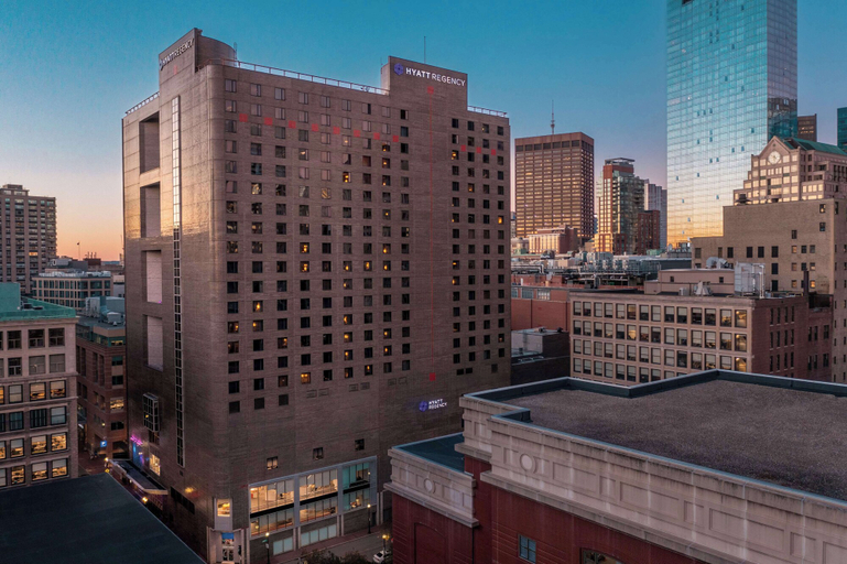 Exterior & Views