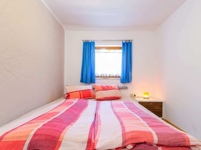 Bedroom 2, Simplistic Apartment in Piesendorf - Walchen near Ski Slopes, Zell am See