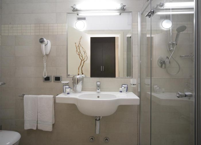 Bathroom 5, Hotel Dante Family Spa Resort, Ravenna