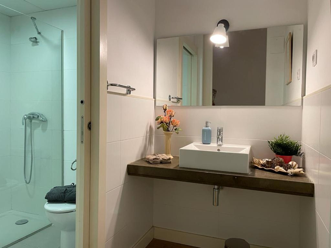 Bathroom 4, Spacious Rooms Gothic Quarter, Barcelona