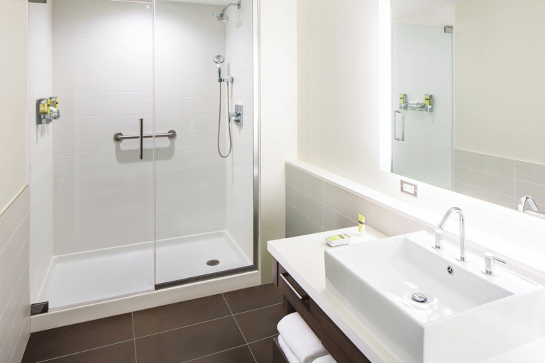 Bathroom 4, Element by Marriott Miami International Airport, Miami-Dade