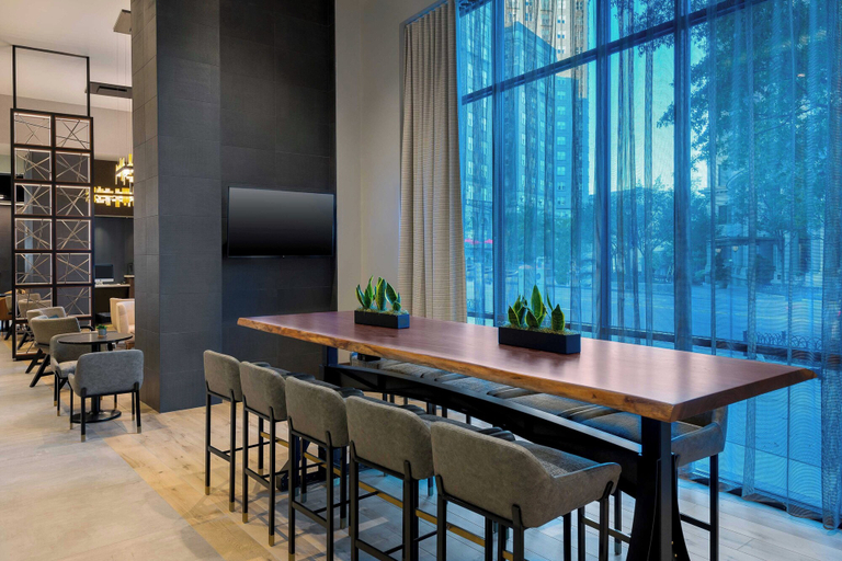 Food & Drinks 5, Courtyard by Marriott Atlanta Midtown, Atlanta