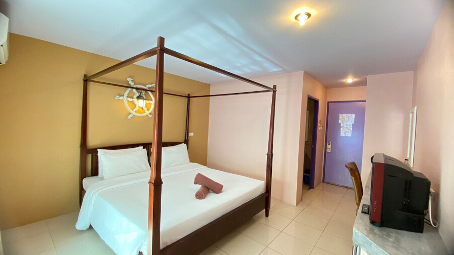 bedroom 6