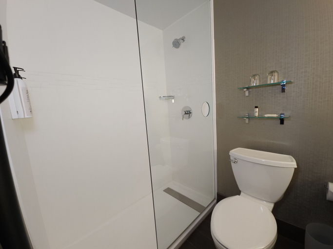 Bathroom 14
