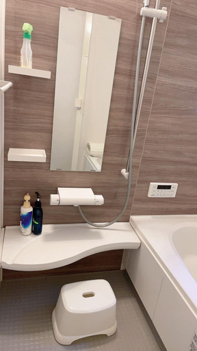 Shower, 有間宿泊, Tokoname