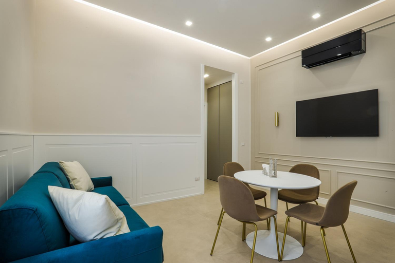Others 5, Conte Relais Suite, Napoli