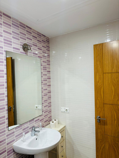 Bathroom, Apartamentos Atenea, Málaga