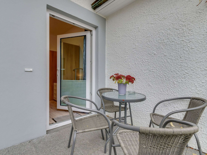 Balcony 4, Spacious Apartment in Madfeld With Private Terrace, Hochsauerlandkreis