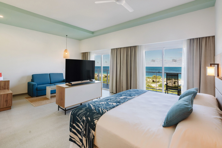 Bedroom 4, Hotel Riu Latino - Adults Only - All Inclusive, Isla Mujeres