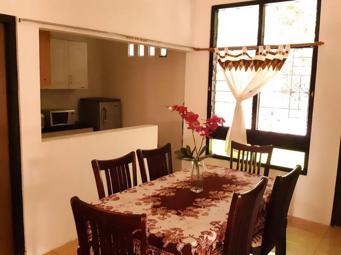 Dining Room 7