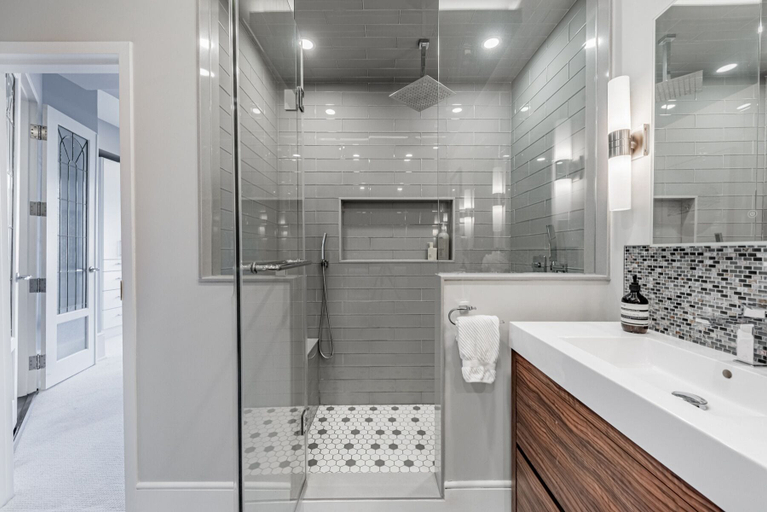 Bathroom 4, Rivetstays - Designer Walk Suites, Toronto